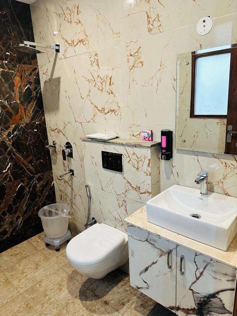 The Palm View By Grb Hotel New Delhi
